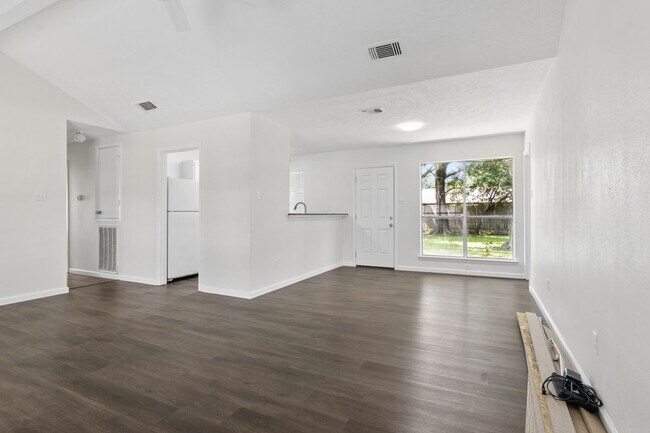 Building Photo - 2504 Ewell Dr