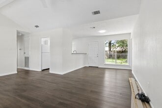 Building Photo - 2504 Ewell Dr