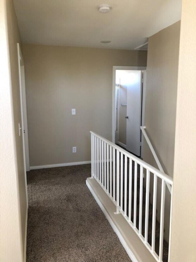 Building Photo - 4808 Lupita Ct