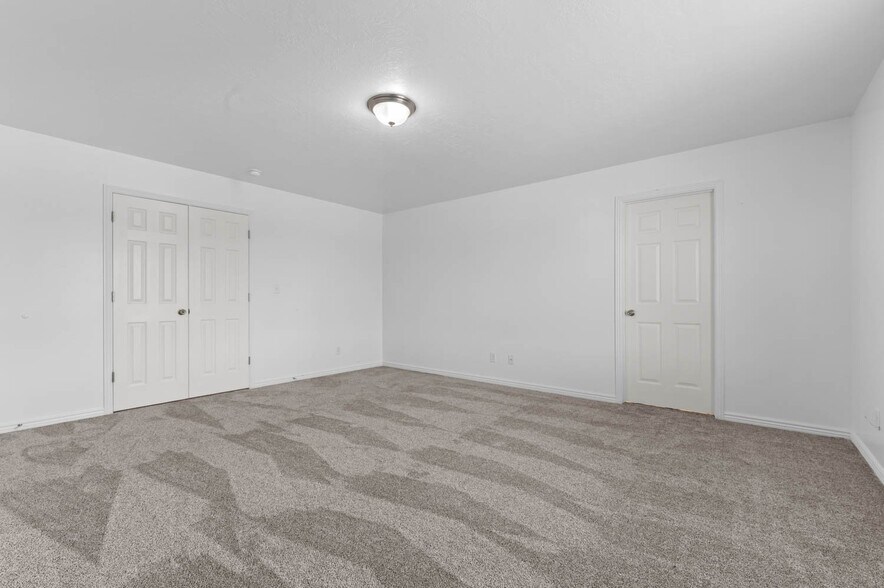 Building Photo - 246 S 1800 E