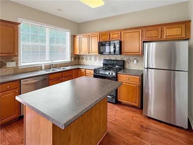 Building Photo - 1384 Thornborough Dr
