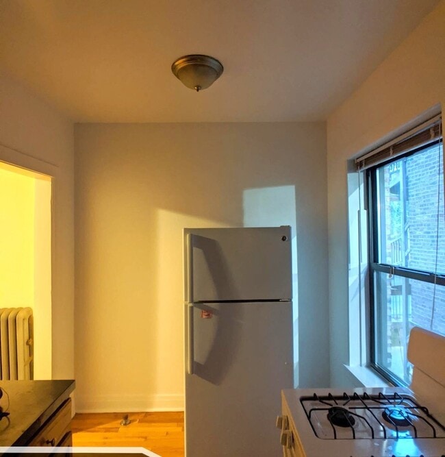 Building Photo - 2649 N Spaulding Ave