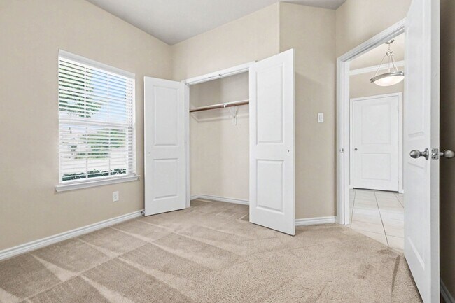 Building Photo - 1412 Villa Paloma Blvd