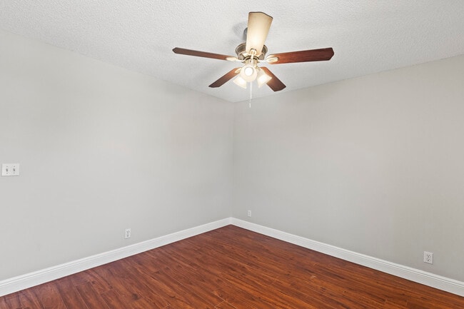 Building Photo - 7842 Springfield Lake Dr