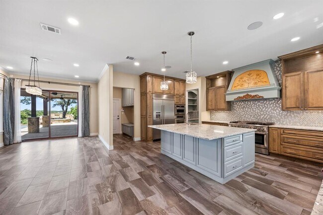Building Photo - 2624 University Club Dr
