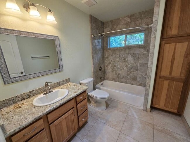 Building Photo - Charming 3-Bedroom Home in Old Southwest Reno