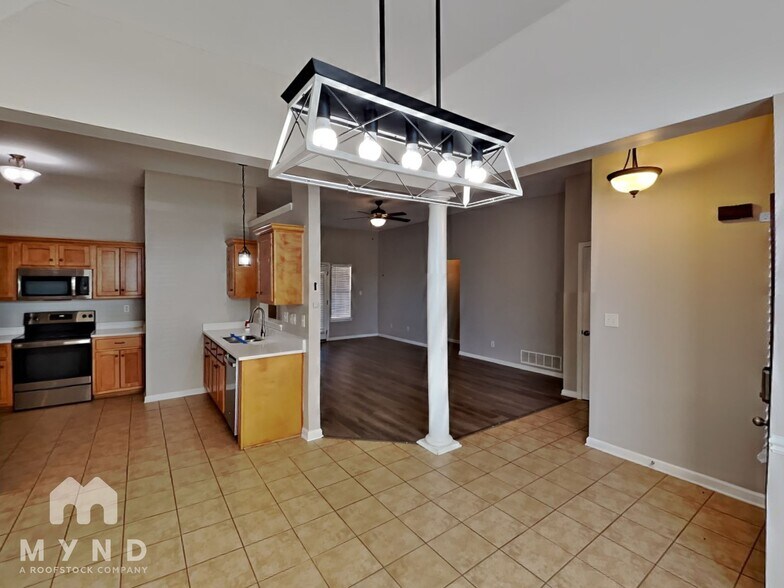 Building Photo - 5854 Lindsay Cove