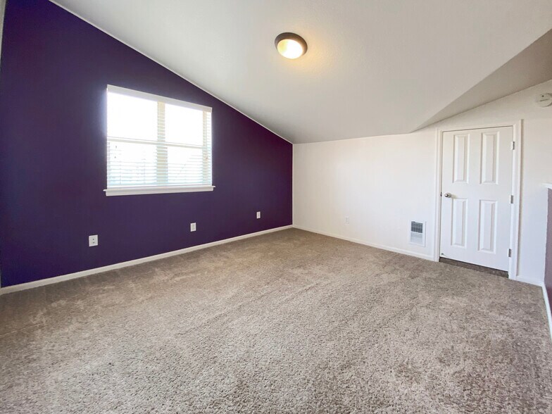 Building Photo - 5485 Zephyr St