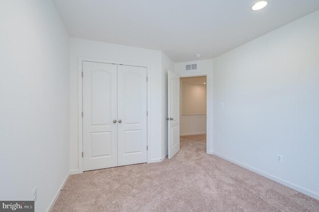 Building Photo - 192 Ludgate Mnr