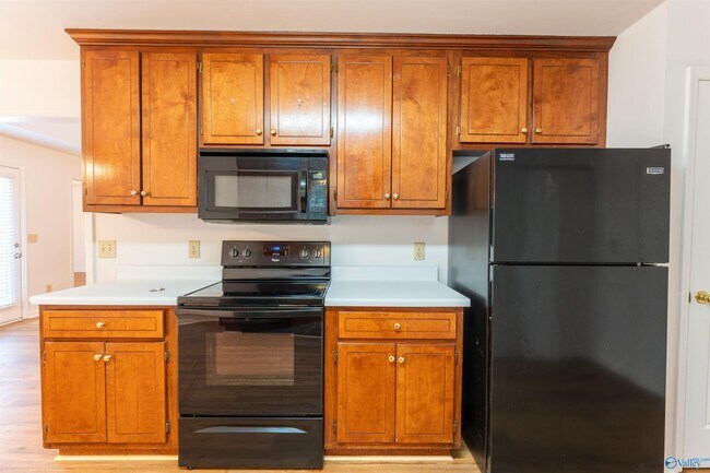 Building Photo - 236 Shadowbrook Ln NE