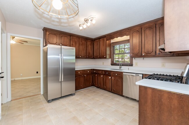 Building Photo - Sourwood
