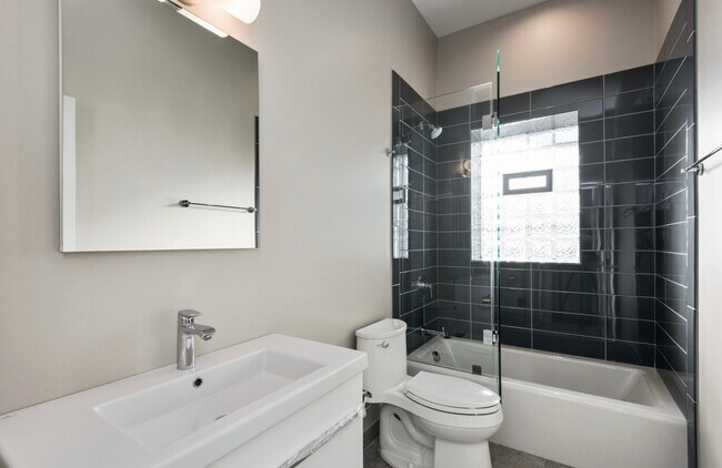 Building Photo - 534 Sheridan Square