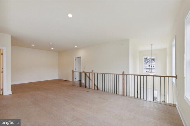 Building Photo - 674 Levering St