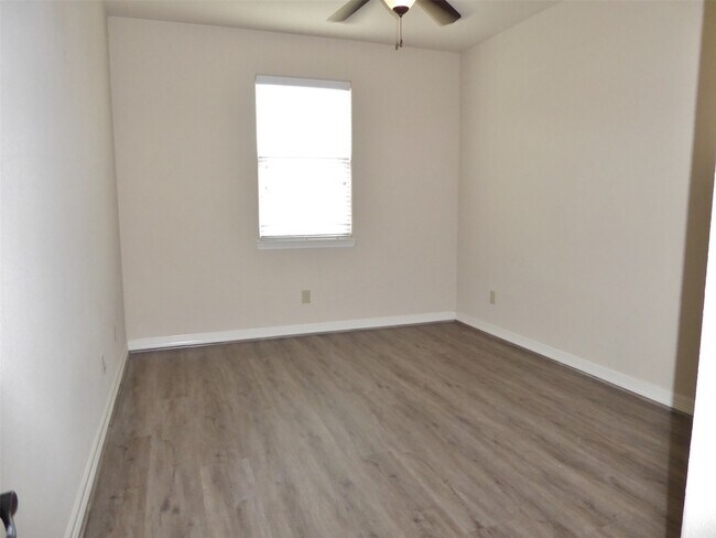 Building Photo - 10225 Wood Fern Ct