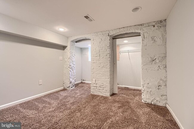 Building Photo - 3528 Hickory Ave