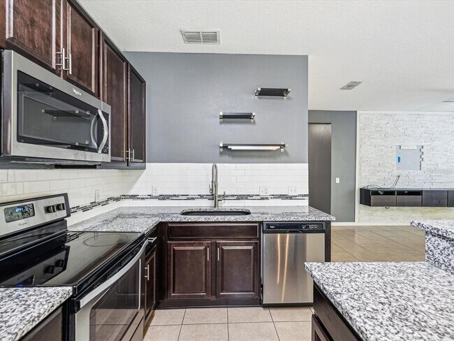 Building Photo - 11525 Southern Creek Dr