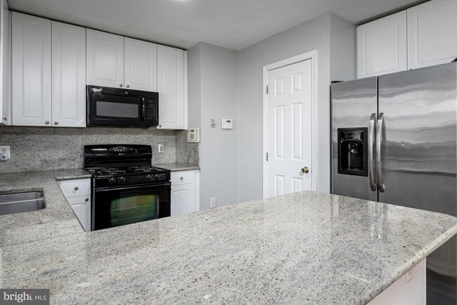 Building Photo - 105 Brenwick Ct