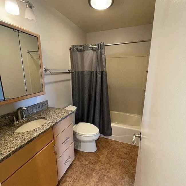 Building Photo - Wonderful 1 BR/1BA unit in the Observatory...
