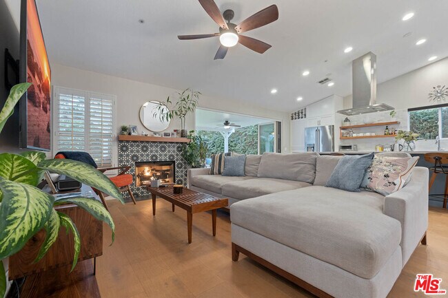 Building Photo - 1220 Dincara Rd