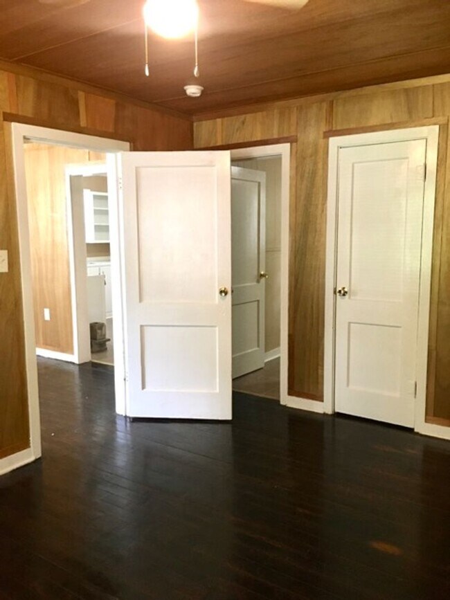 Building Photo - 00099