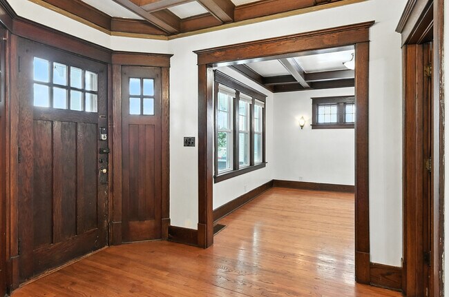 Building Photo - 2965 Harris Street