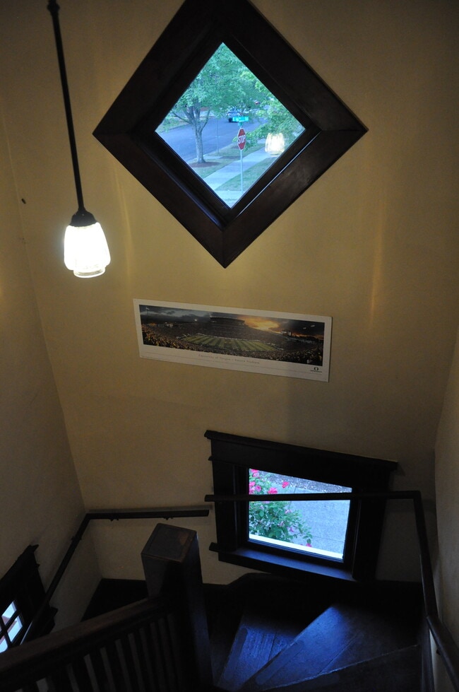 Building Photo - 1594 Mill St