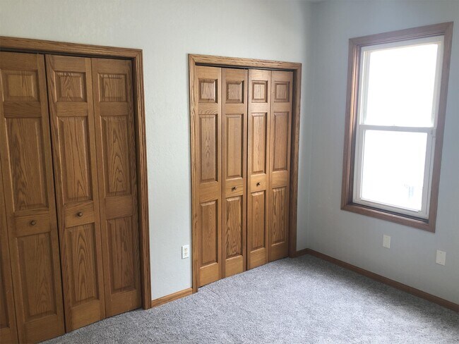 Building Photo - 111 E Follett St