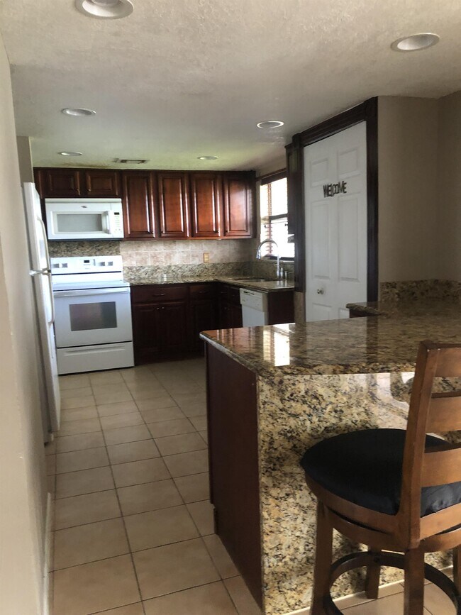 Building Photo - 456 Boxwood Ct