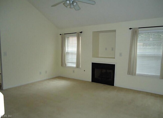 Building Photo - 2302 Westgate Cir