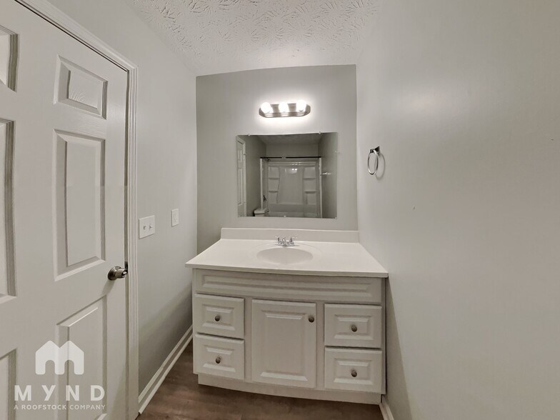 Building Photo - 6097 Camden Forrest Dr