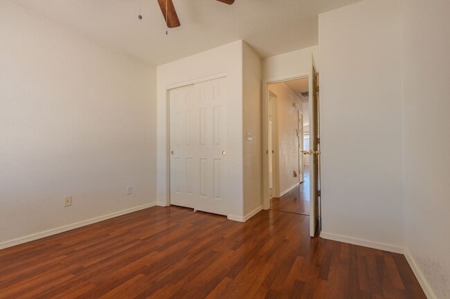 Building Photo - 3 Bedroom 2 Bathroom