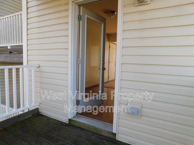 Building Photo - 210 Cardinal Wy