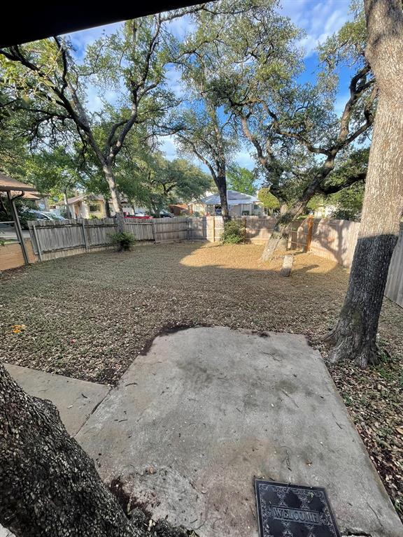 Building Photo - 12613 Tree Line Dr