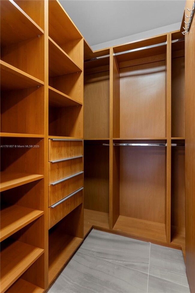 Building Photo - 21055 Yacht Club Dr