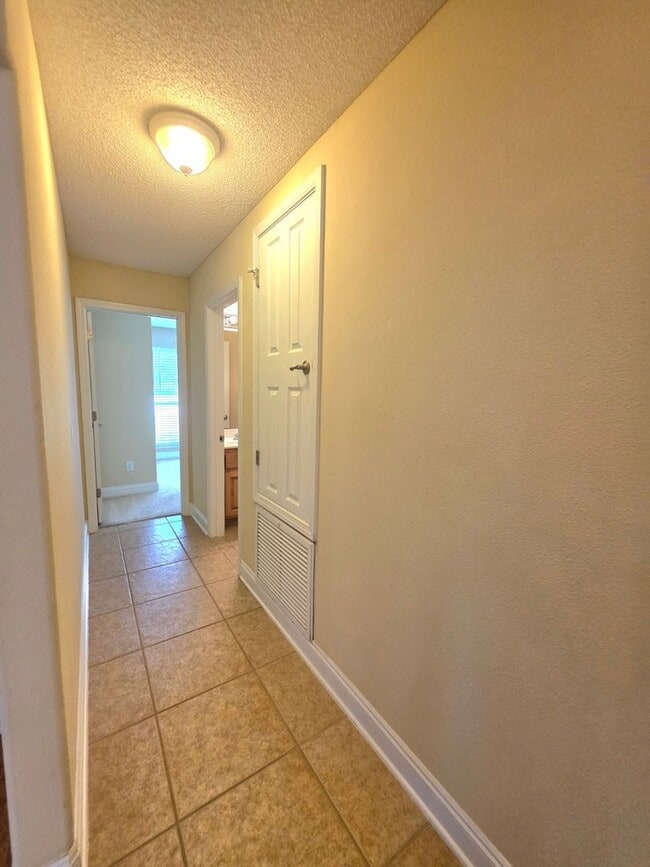 Building Photo - Backyard Paradise in Gated Cottonwood!