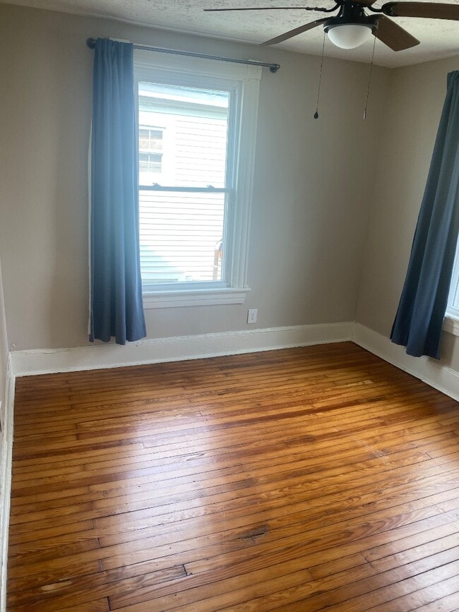 Building Photo - 1610 Bedford Ave