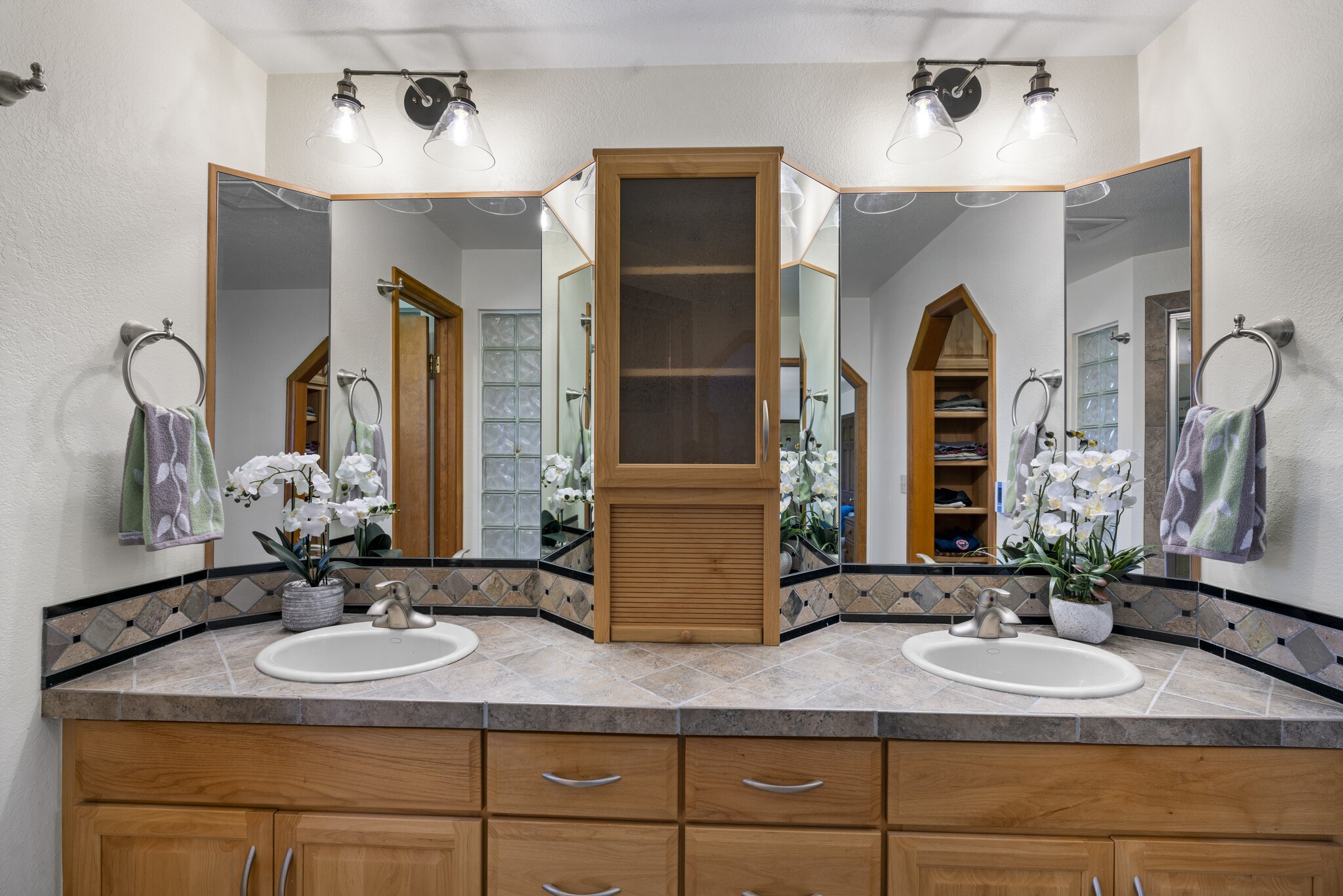 Building Photo - 4515 Red Rock Dr