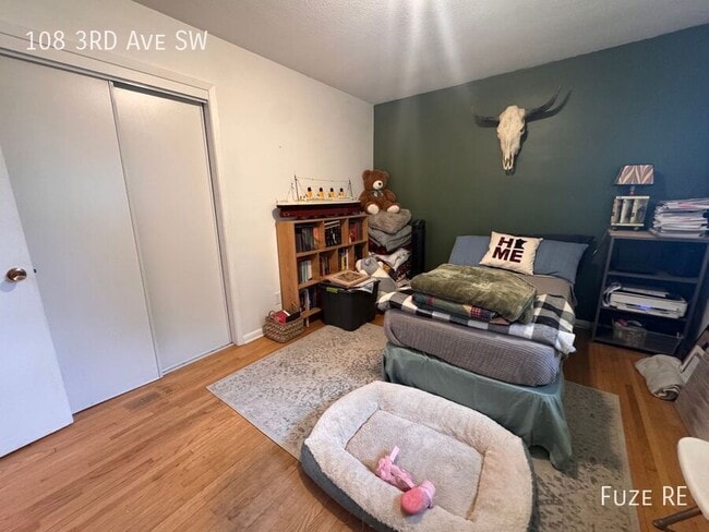 Building Photo - 108 3rd Ave SW