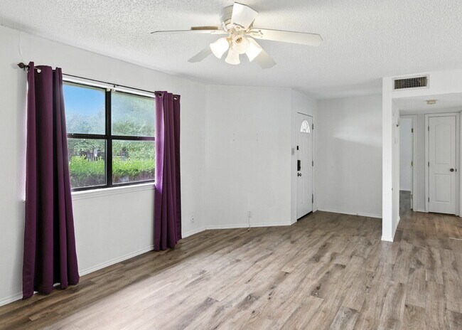 Building Photo - 600 N Cunningham St