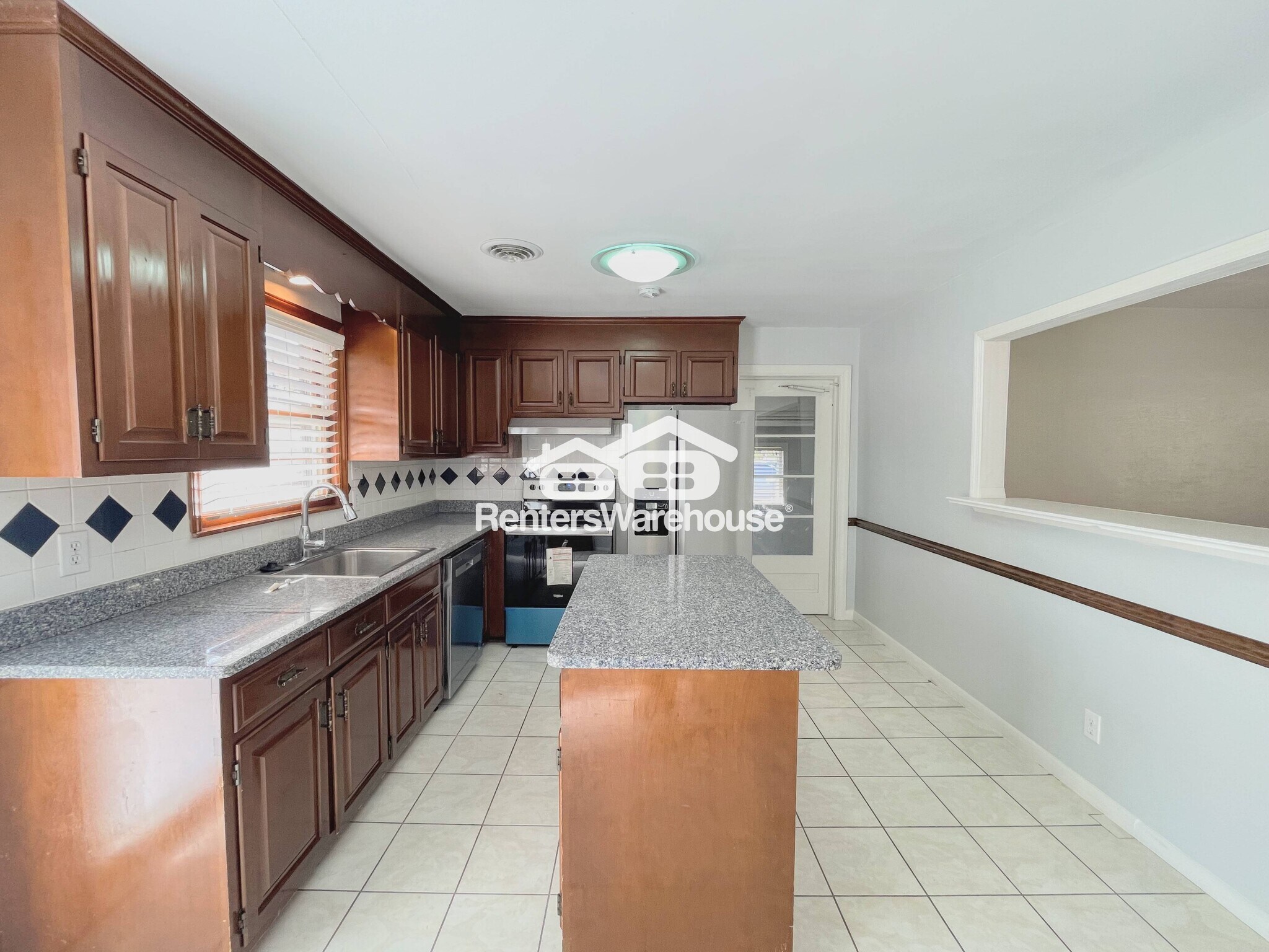 Building Photo - 712 Woodstock Rd