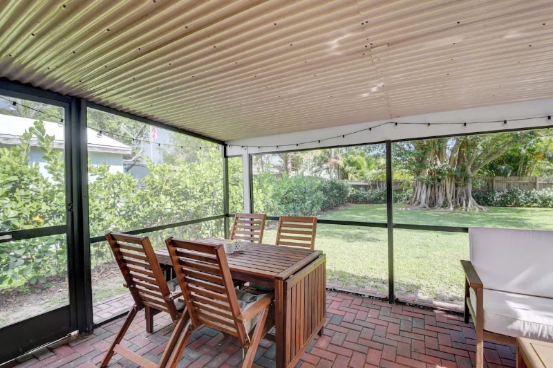 Building Photo - 721 NE 8th Ave