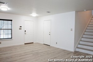 Building Photo - 46 Viking Oak