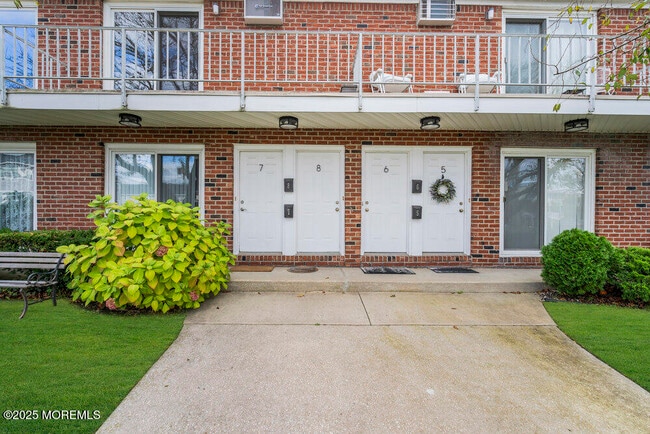 Primary Photo - 114 3rd Ave