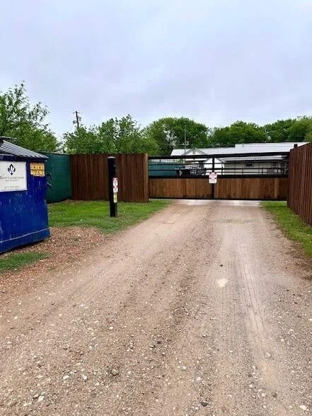 Building Photo - 5280 Atwell Ln