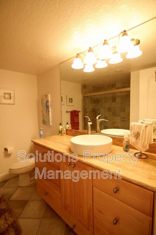 Building Photo - 1095 N Hwy A1A