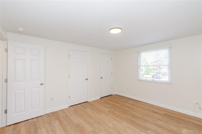 Building Photo - 679 Lakengren Dr