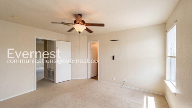 Building Photo - 3 Bed, 3 Bath Home with Garage / Pet-Friendly / Available Now!