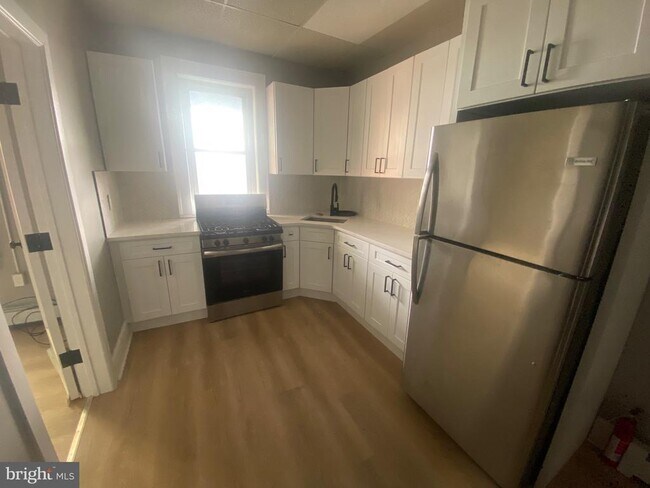 Building Photo - 202 N Main Ave