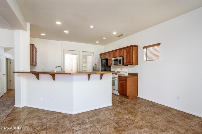 Building Photo - 44640 Yucca Ln