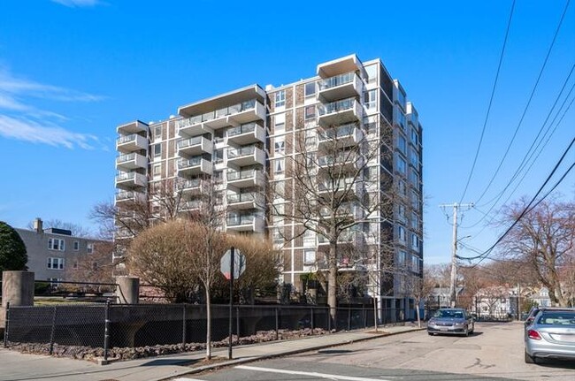 Building Photo - APARTMENT